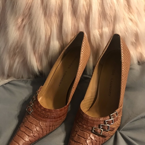 Heels - Picture 4 of 4